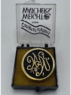 Vintage Weight Watchers Pin 10 lb Milestone Collectible Lapel Gold Tone